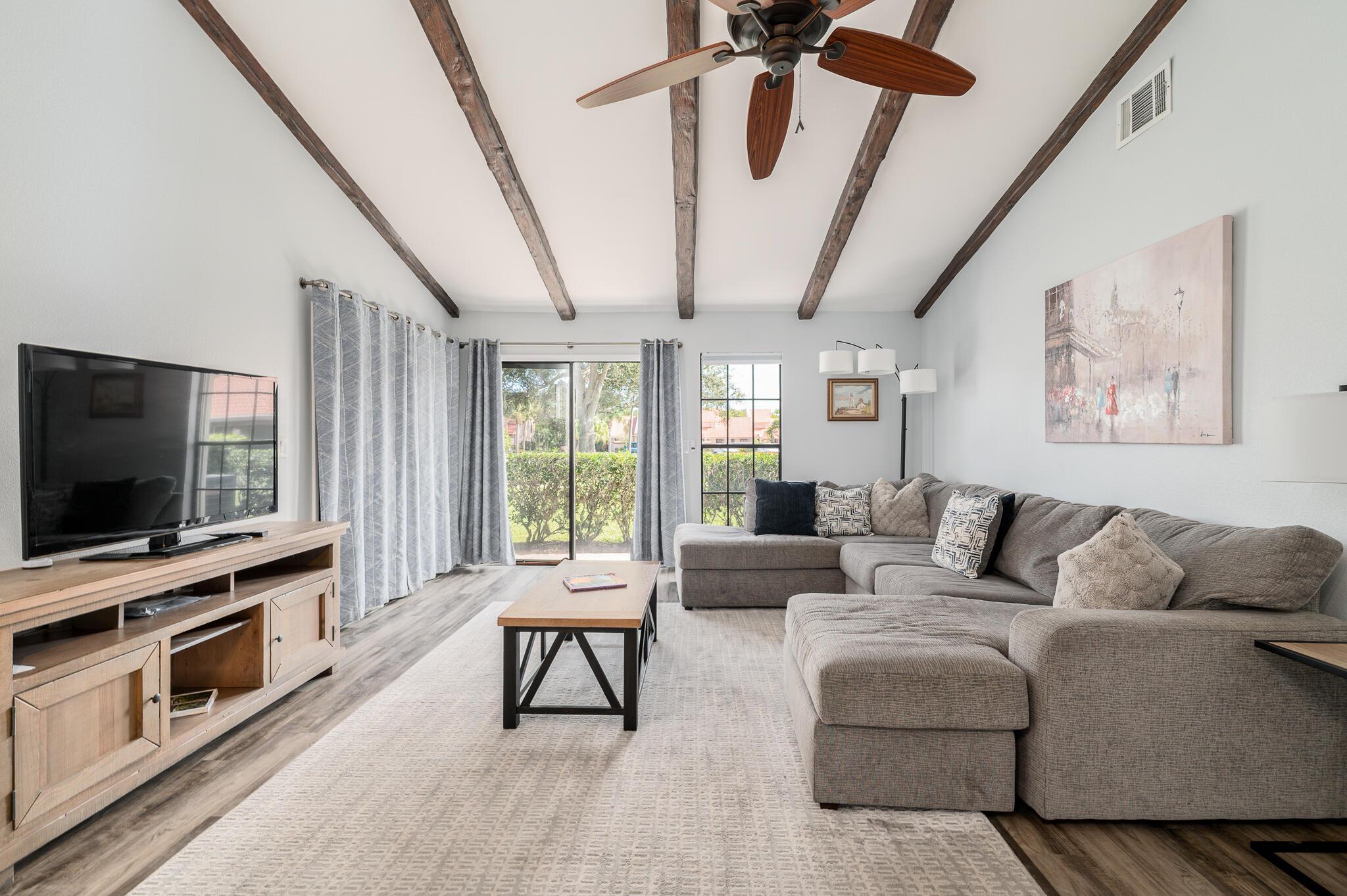 VILLAS OF SANDPIPER BAY U - Residential