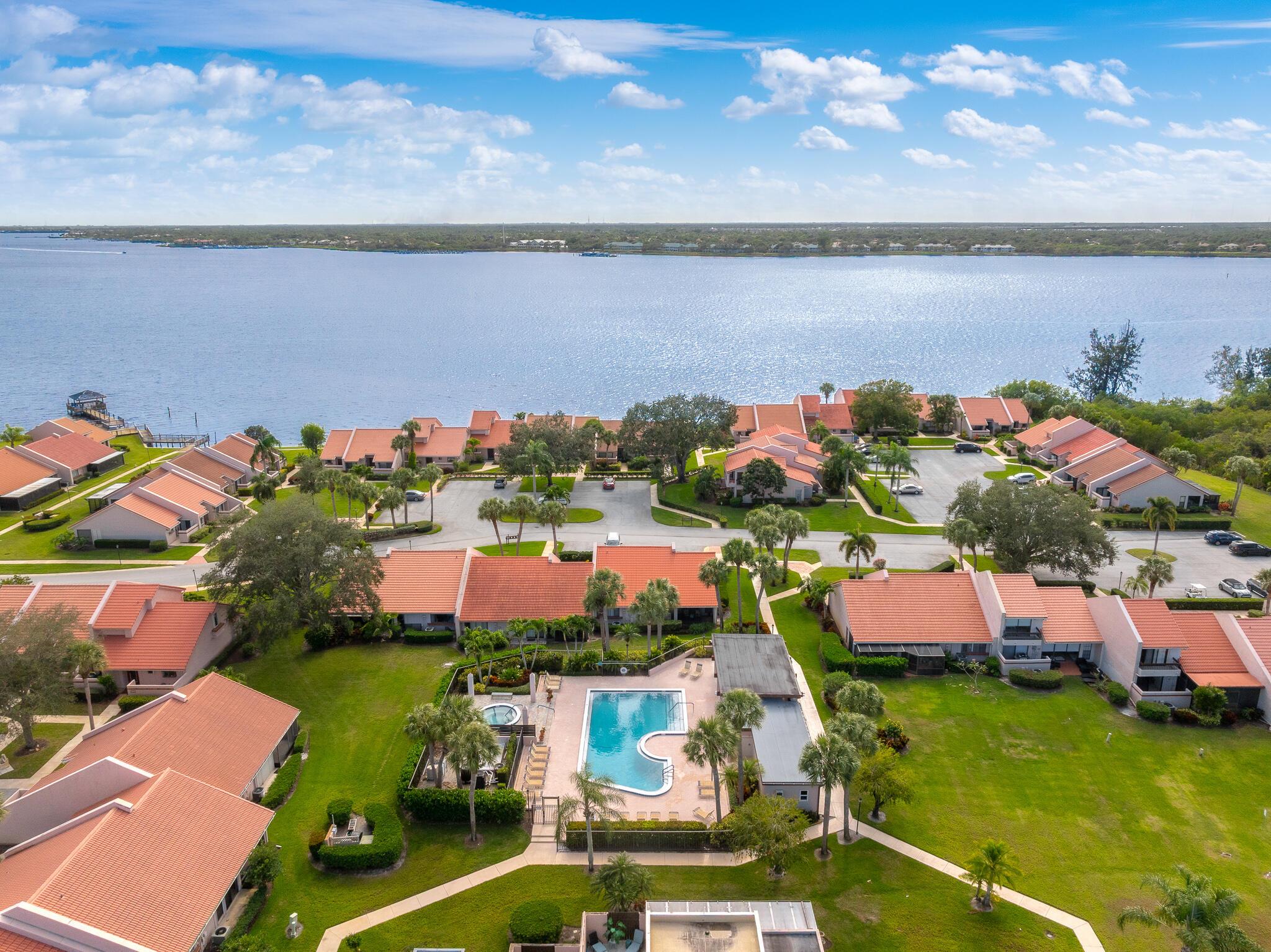 VILLAS OF SANDPIPER BAY U - Residential