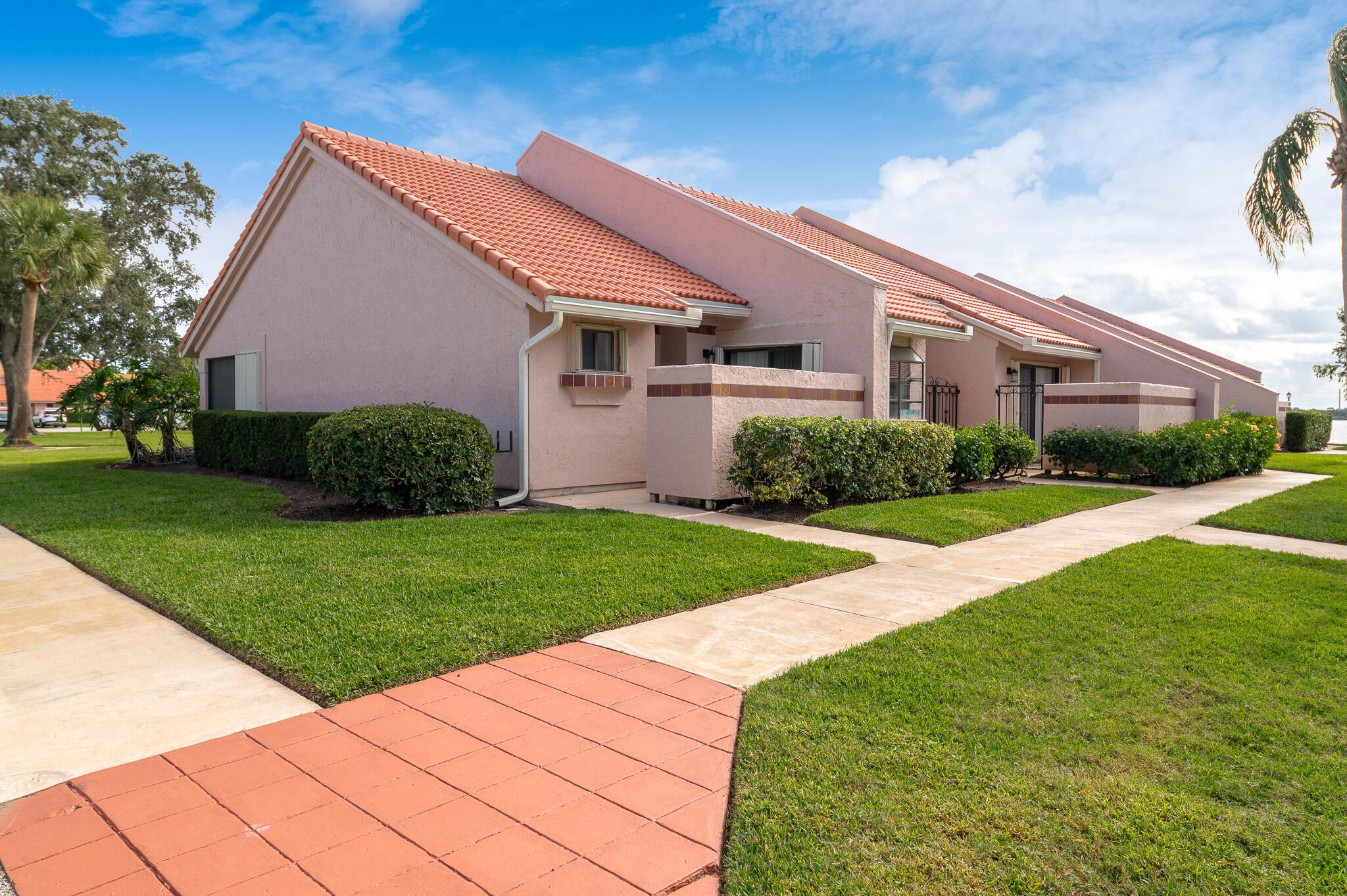 VILLAS OF SANDPIPER BAY U - Residential