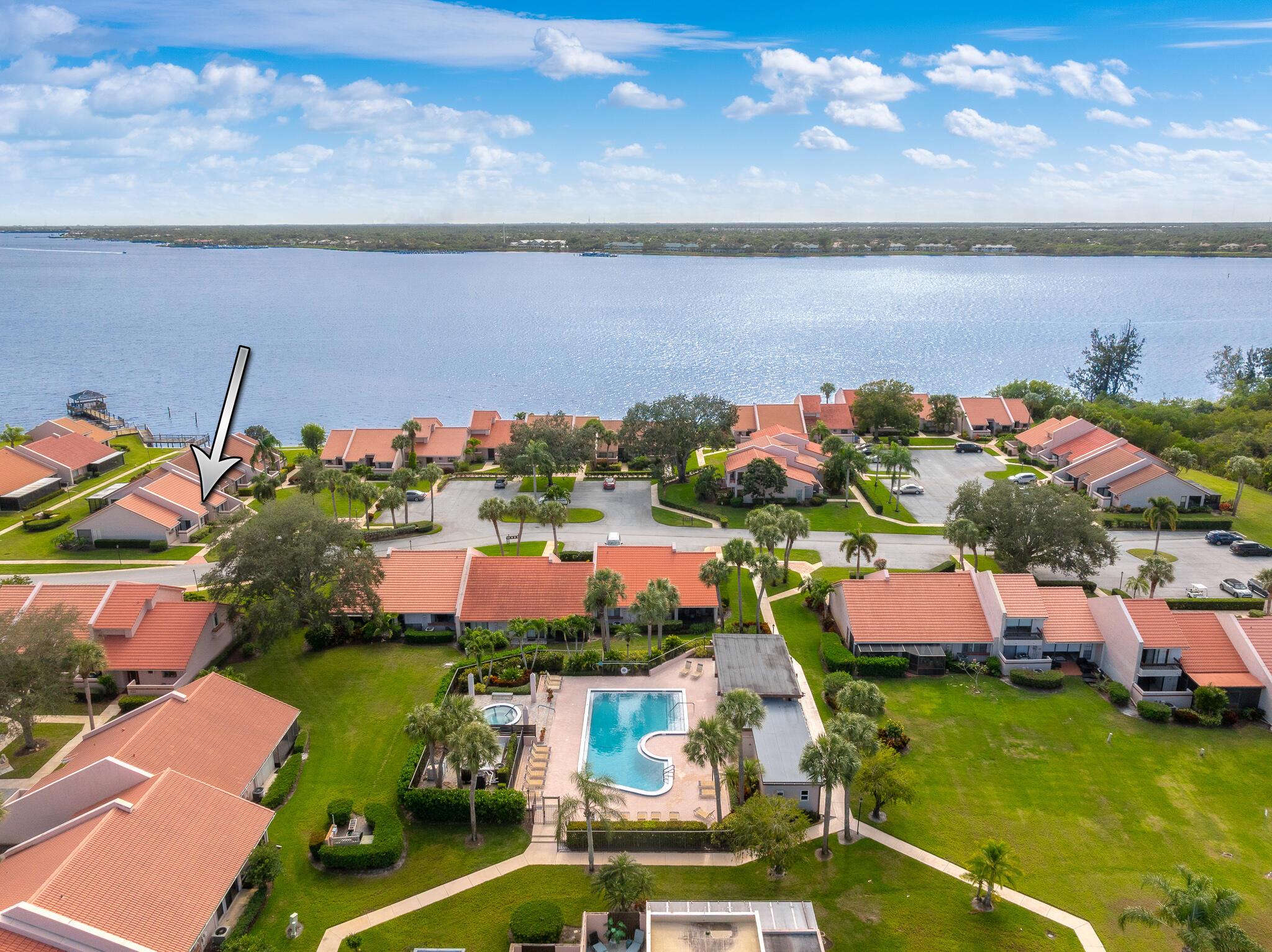 VILLAS OF SANDPIPER BAY U - Residential