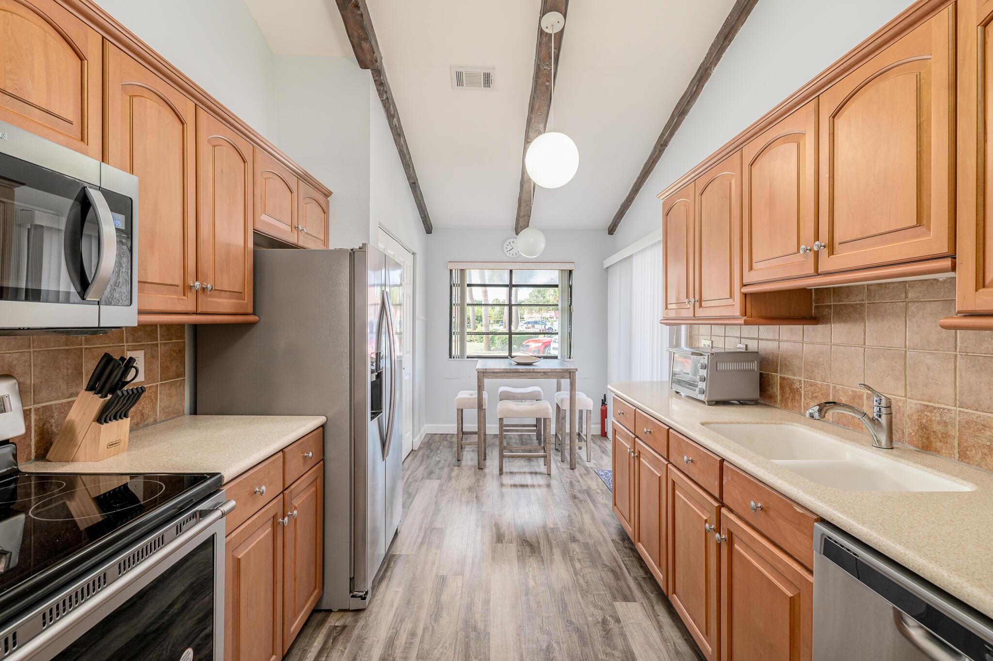 VILLAS OF SANDPIPER BAY U - Residential