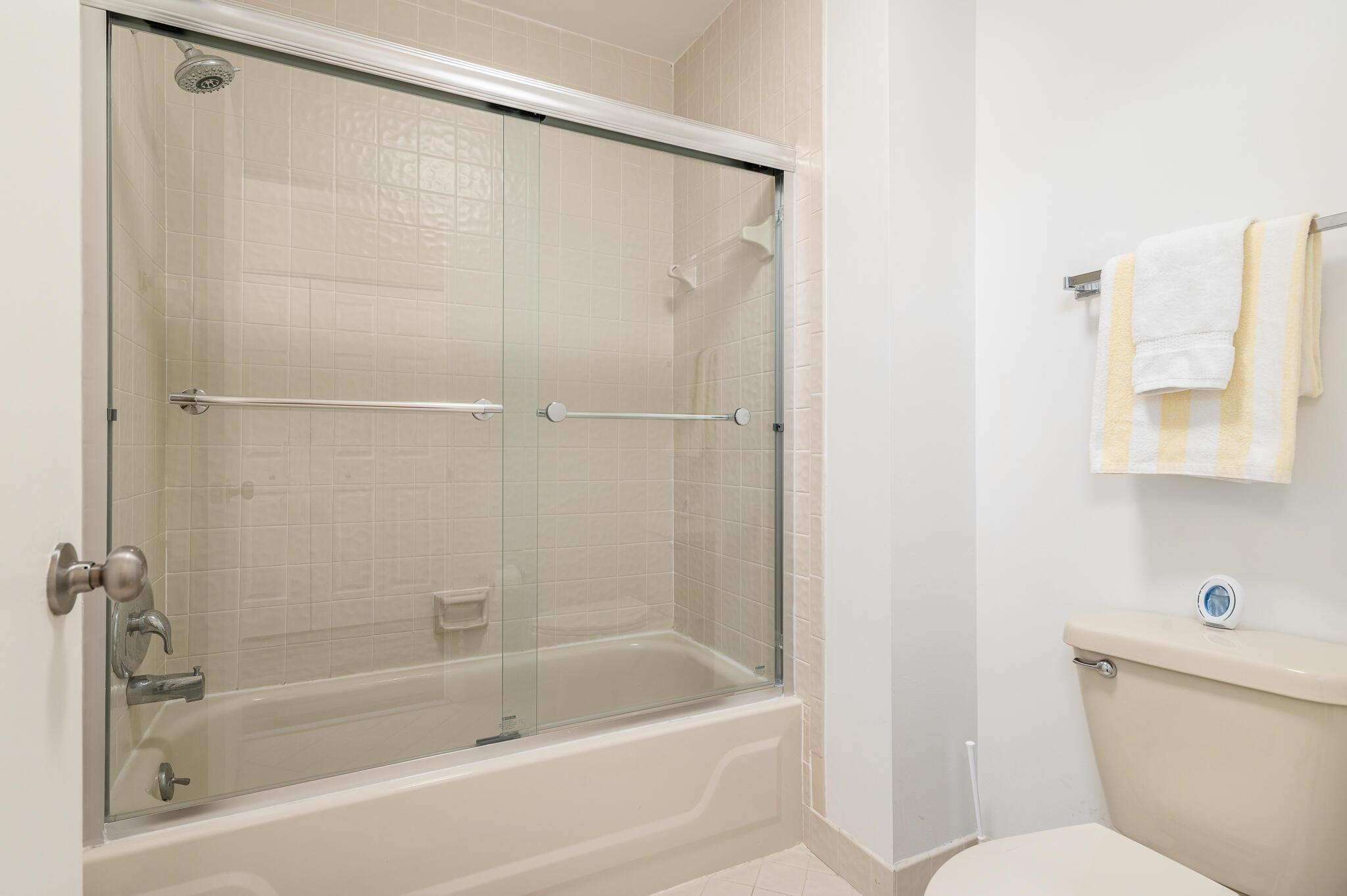 VILLAS OF SANDPIPER BAY U - Residential