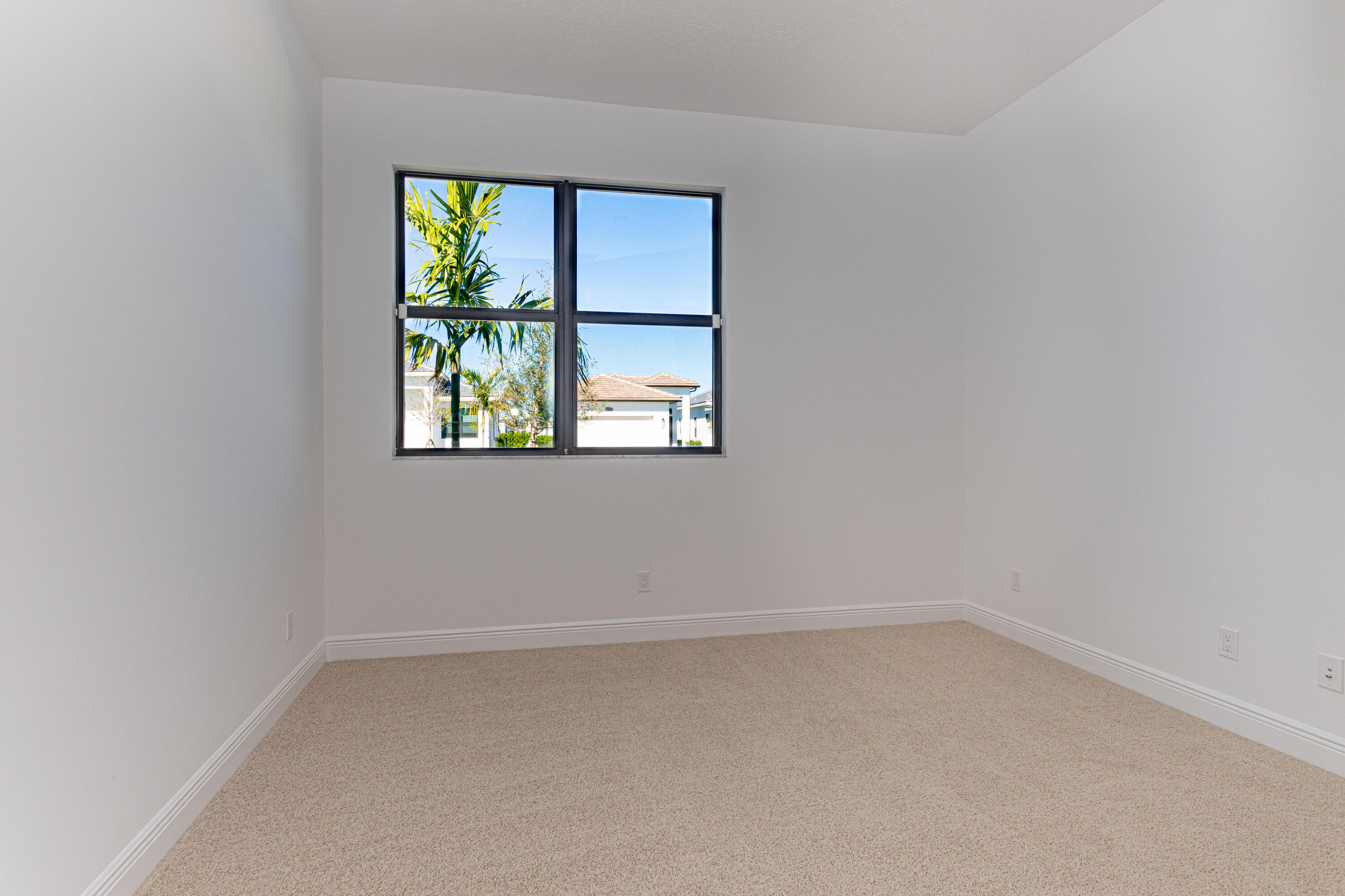 VERANO SOUTH PUD 1 - POD E - PLAT NO. 2 - Residential Lease