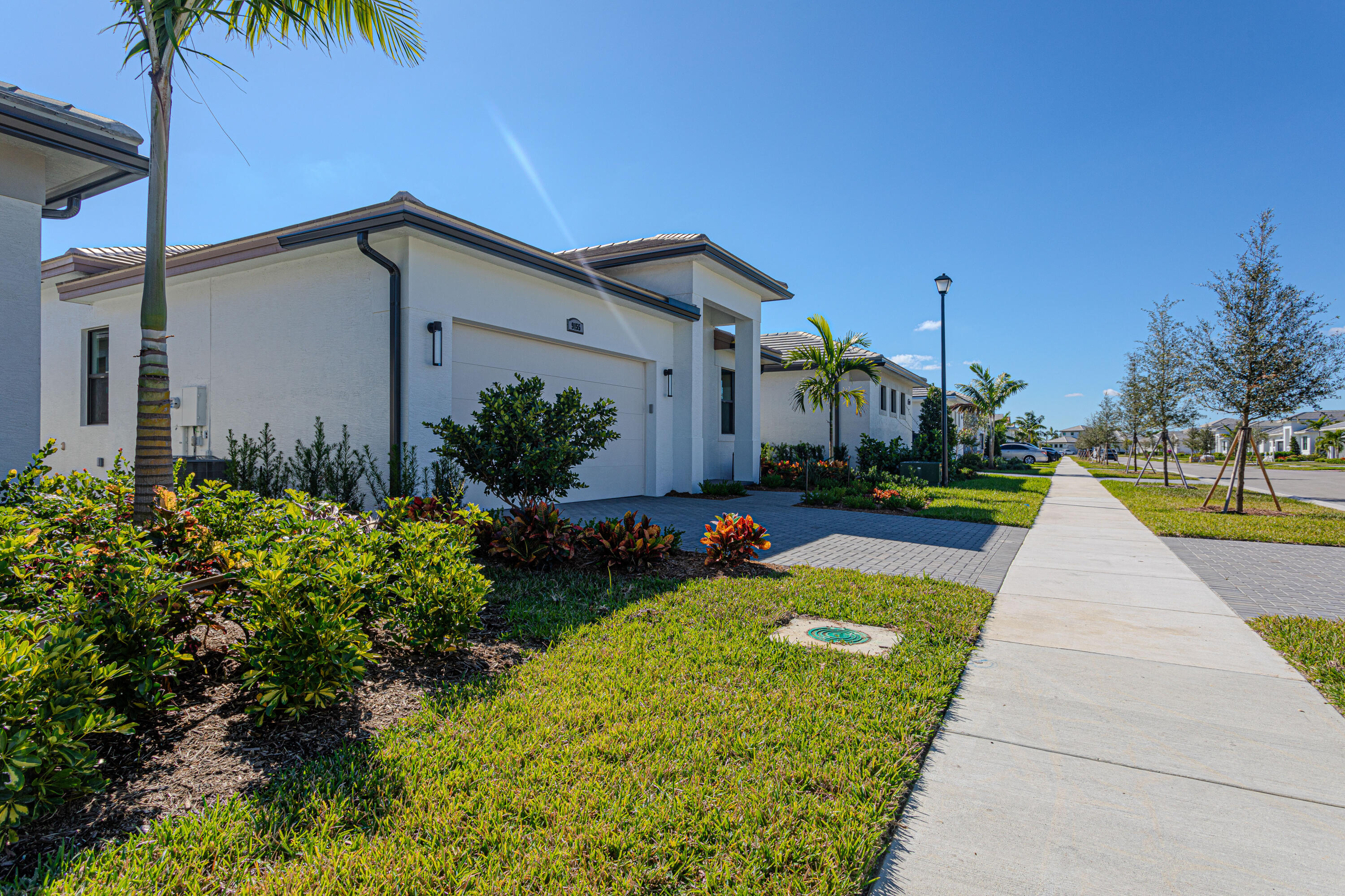 VERANO SOUTH PUD 1 - POD E - PLAT NO. 2 - Residential Lease