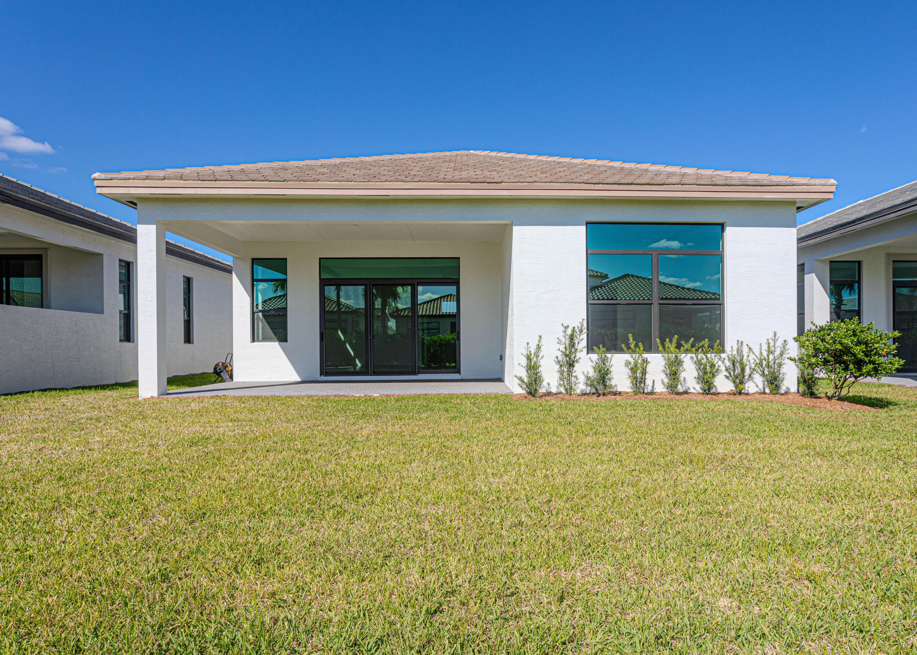 VERANO SOUTH PUD 1 - POD E - PLAT NO. 2 - Residential Lease