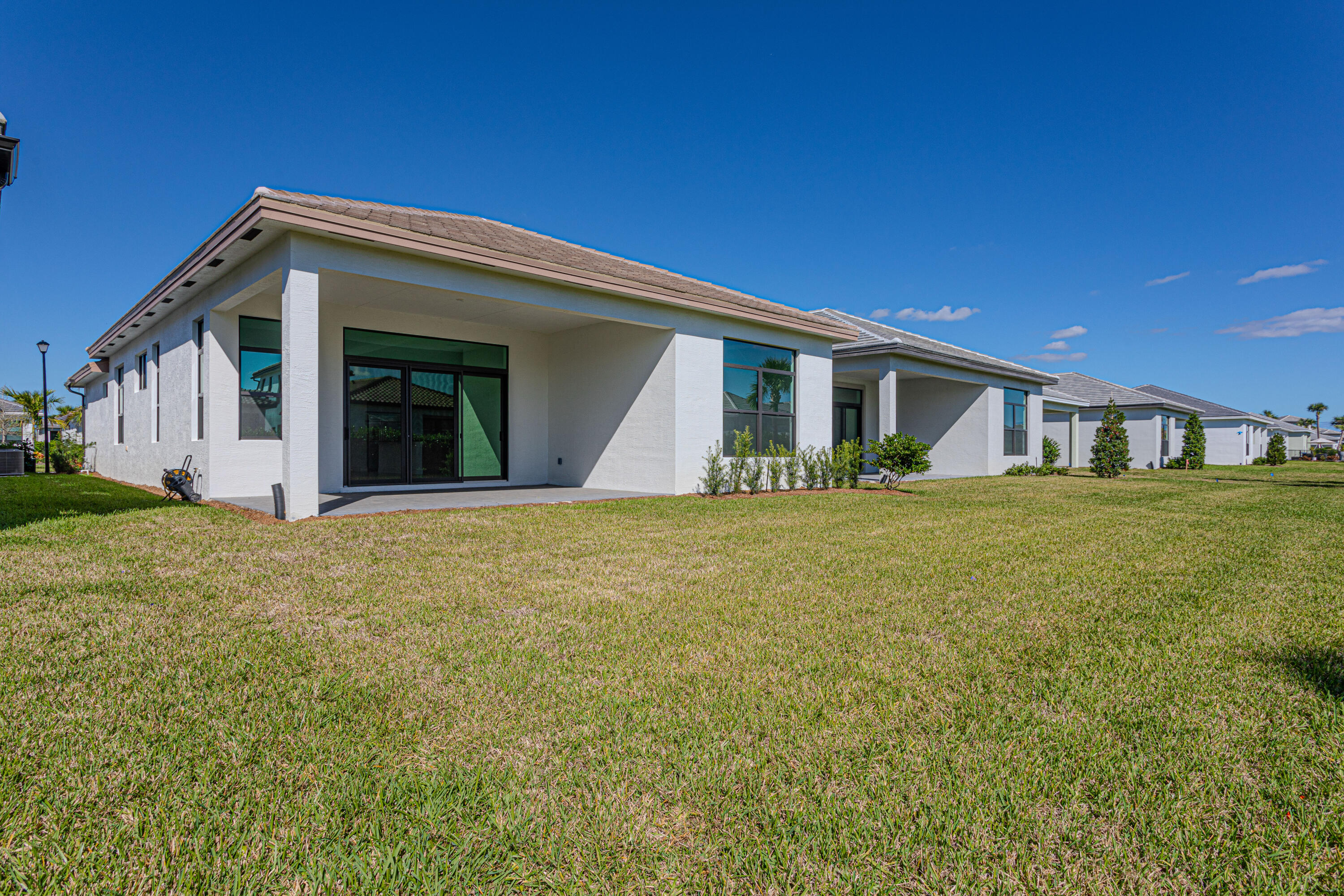 VERANO SOUTH PUD 1 - POD E - PLAT NO. 2 - Residential Lease