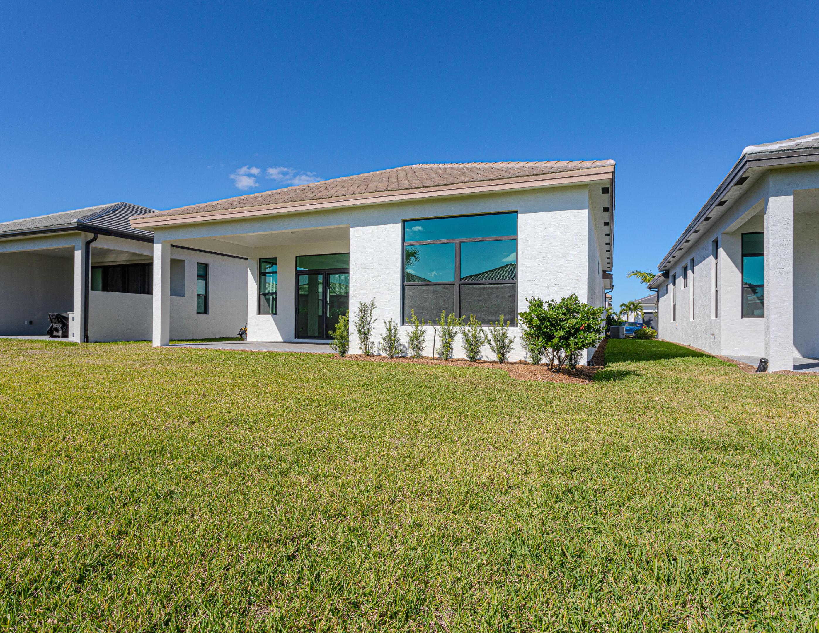 VERANO SOUTH PUD 1 - POD E - PLAT NO. 2 - Residential Lease