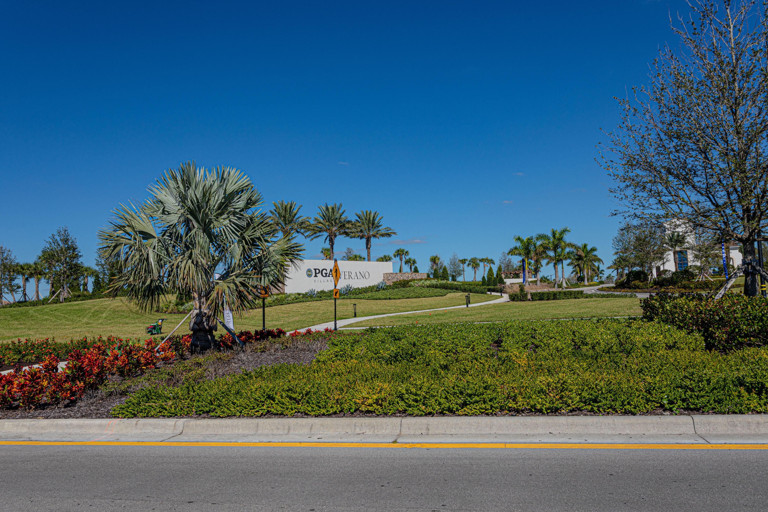 VERANO SOUTH PUD 1 - POD E - PLAT NO. 2 - Residential Lease