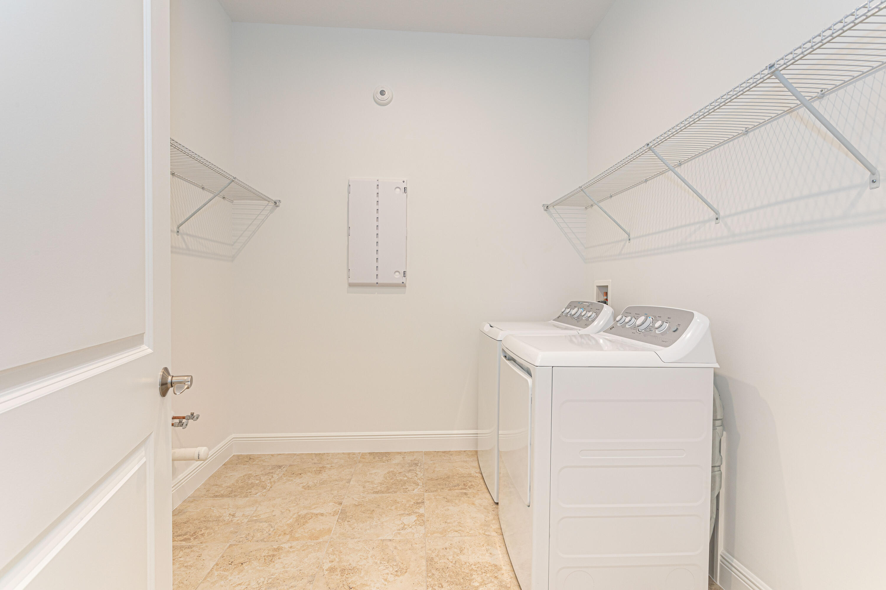 VERANO SOUTH PUD 1 - POD E - PLAT NO. 2 - Residential Lease