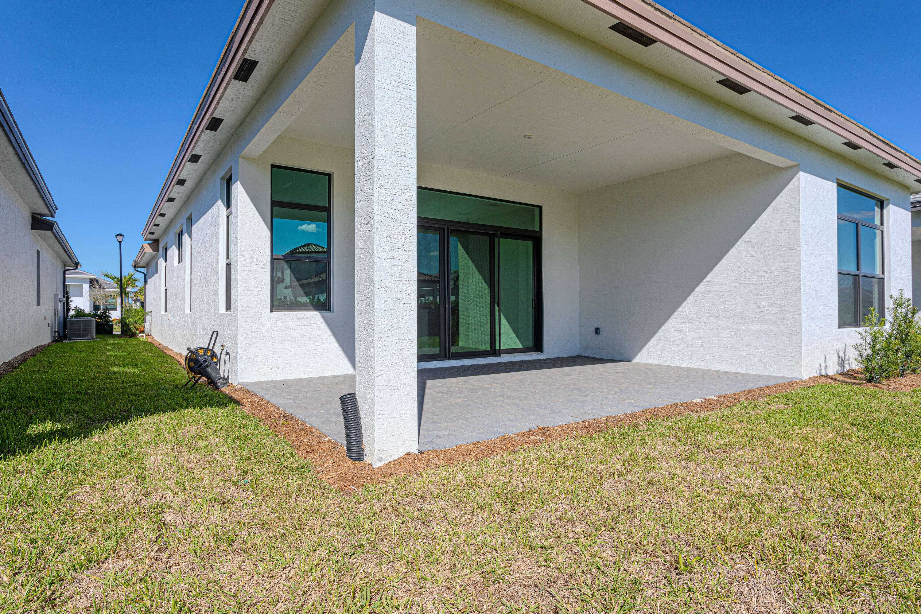 VERANO SOUTH PUD 1 - POD E - PLAT NO. 2 - Residential Lease