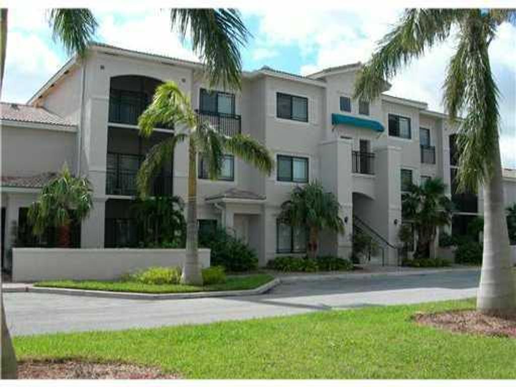 Photo of 3023 Alcazar Place #304, Palm Beach Gardens, FL 33410 (MLS # R10715288)