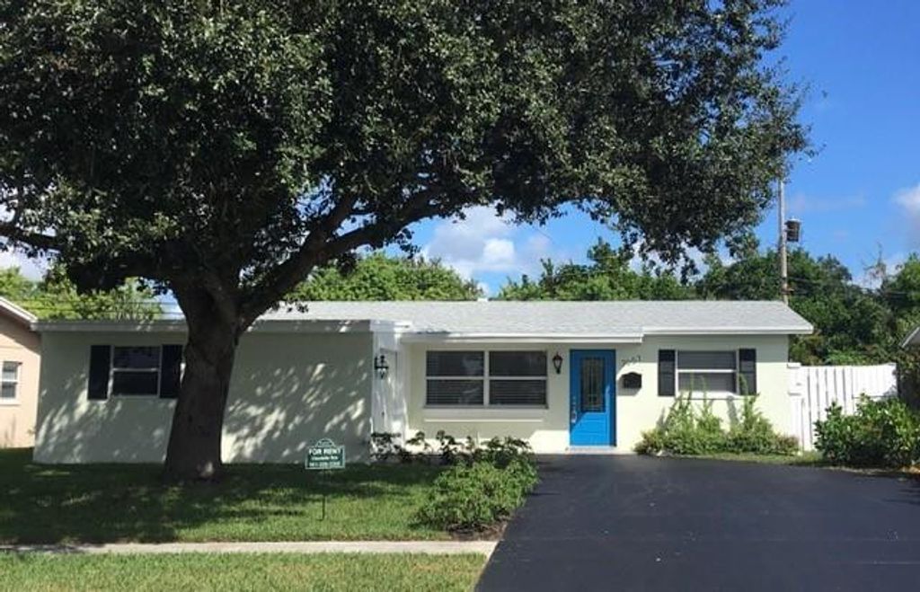 Photo of 3657 Island Road, Palm Beach Gardens, FL 33410 (MLS # R10696015)