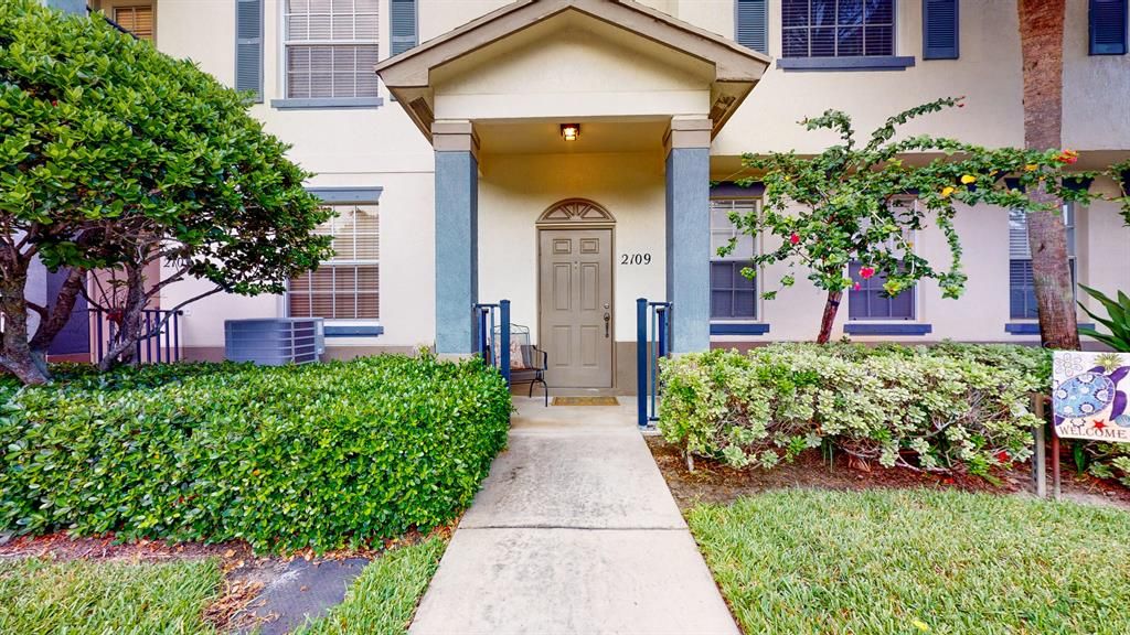 Photo of 2109 SE Fern Park Drive, Port Saint Lucie, FL 34952 (MLS # R10733319)