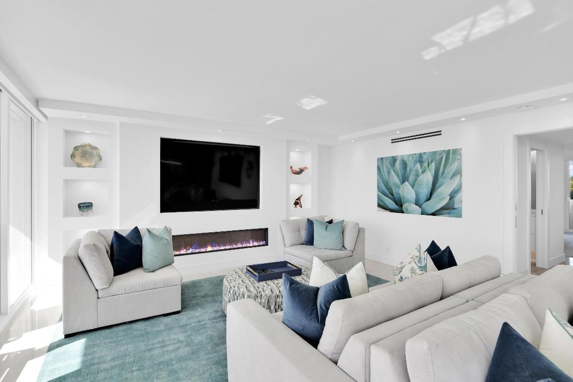 WHITEHALL - Residential