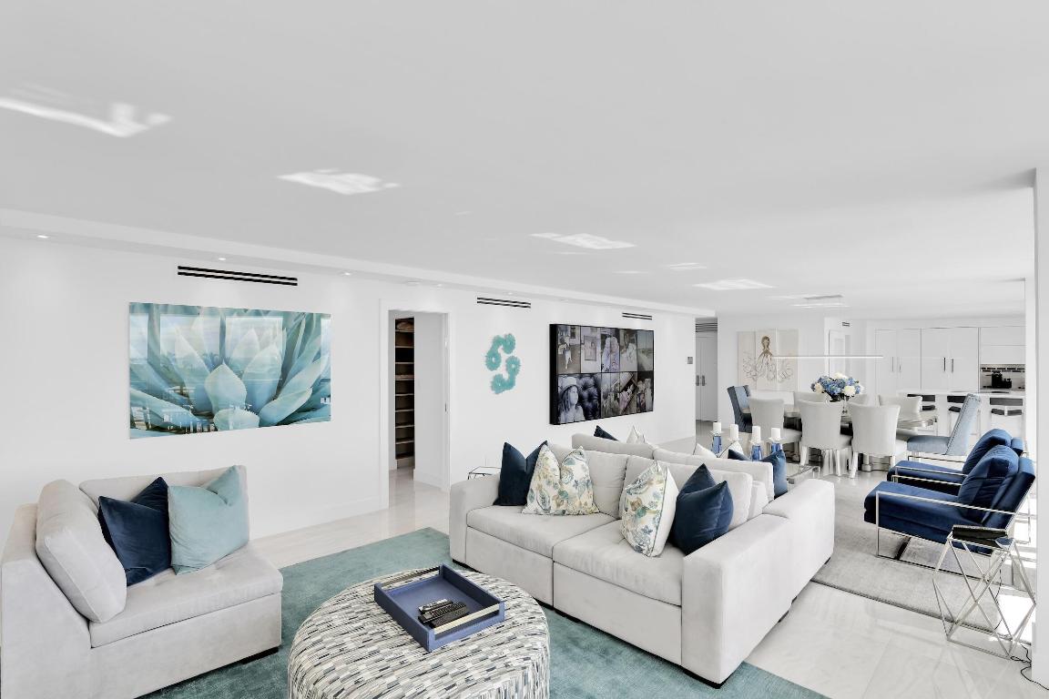 WHITEHALL - Residential