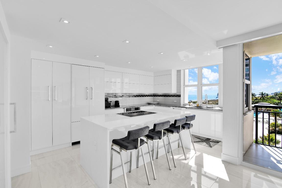 WHITEHALL - Residential