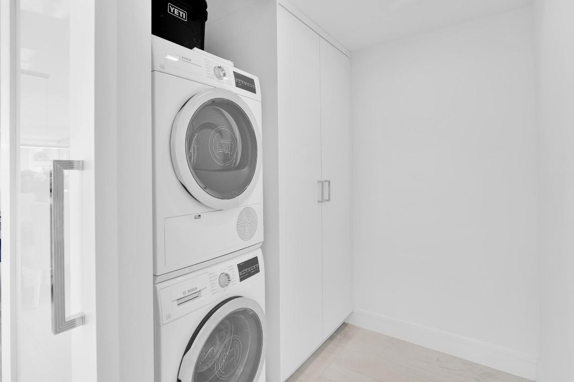 WHITEHALL - Residential