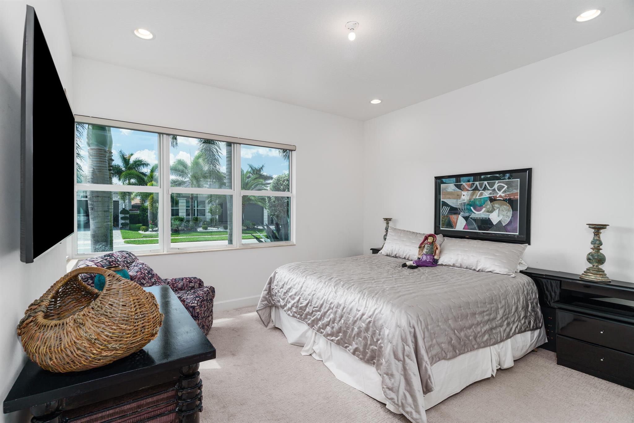 9237 Seahorse Bay Dr