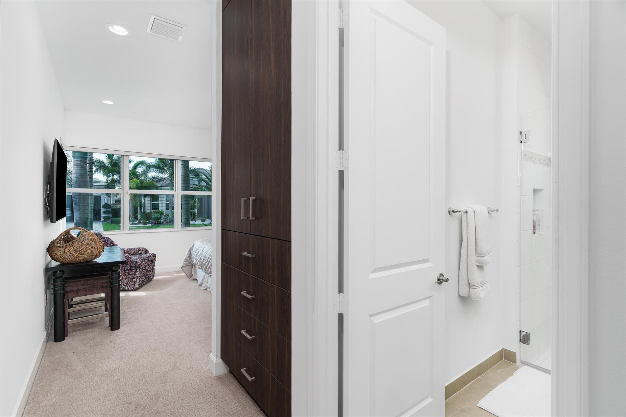 9237 Seahorse Bay Dr