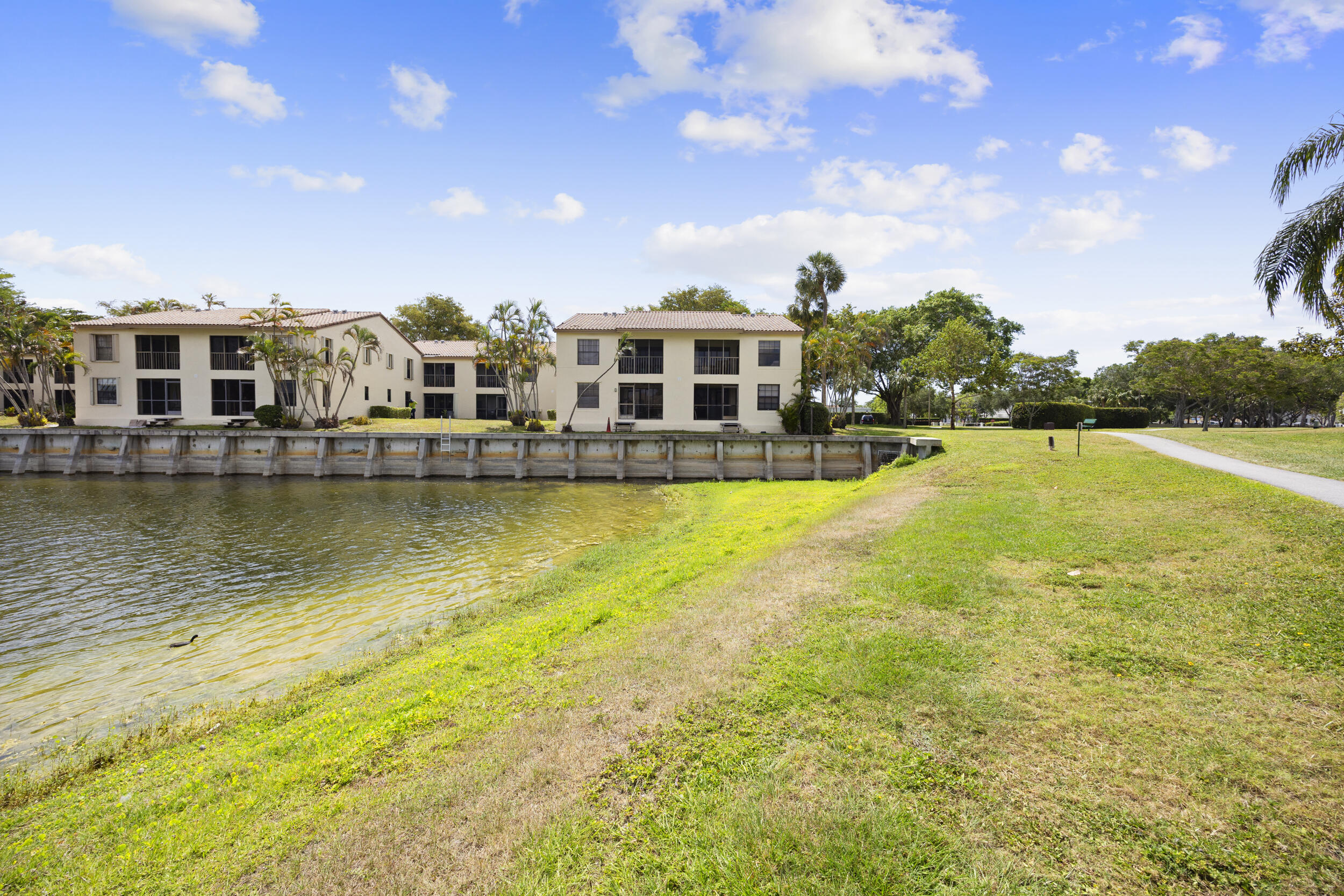 LAKE WINDWOOD CONDO - Residential