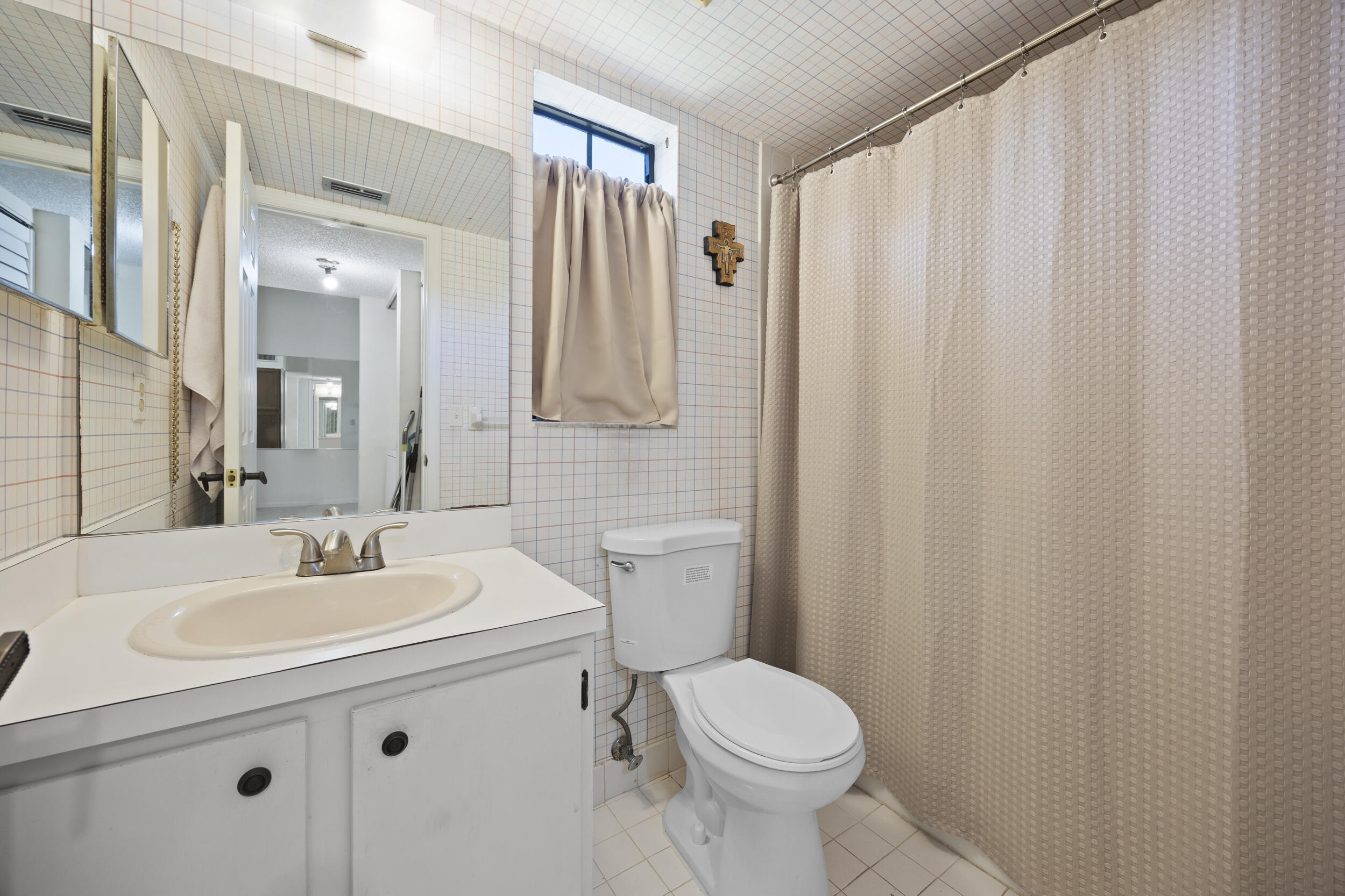 LAKE WINDWOOD CONDO - Residential