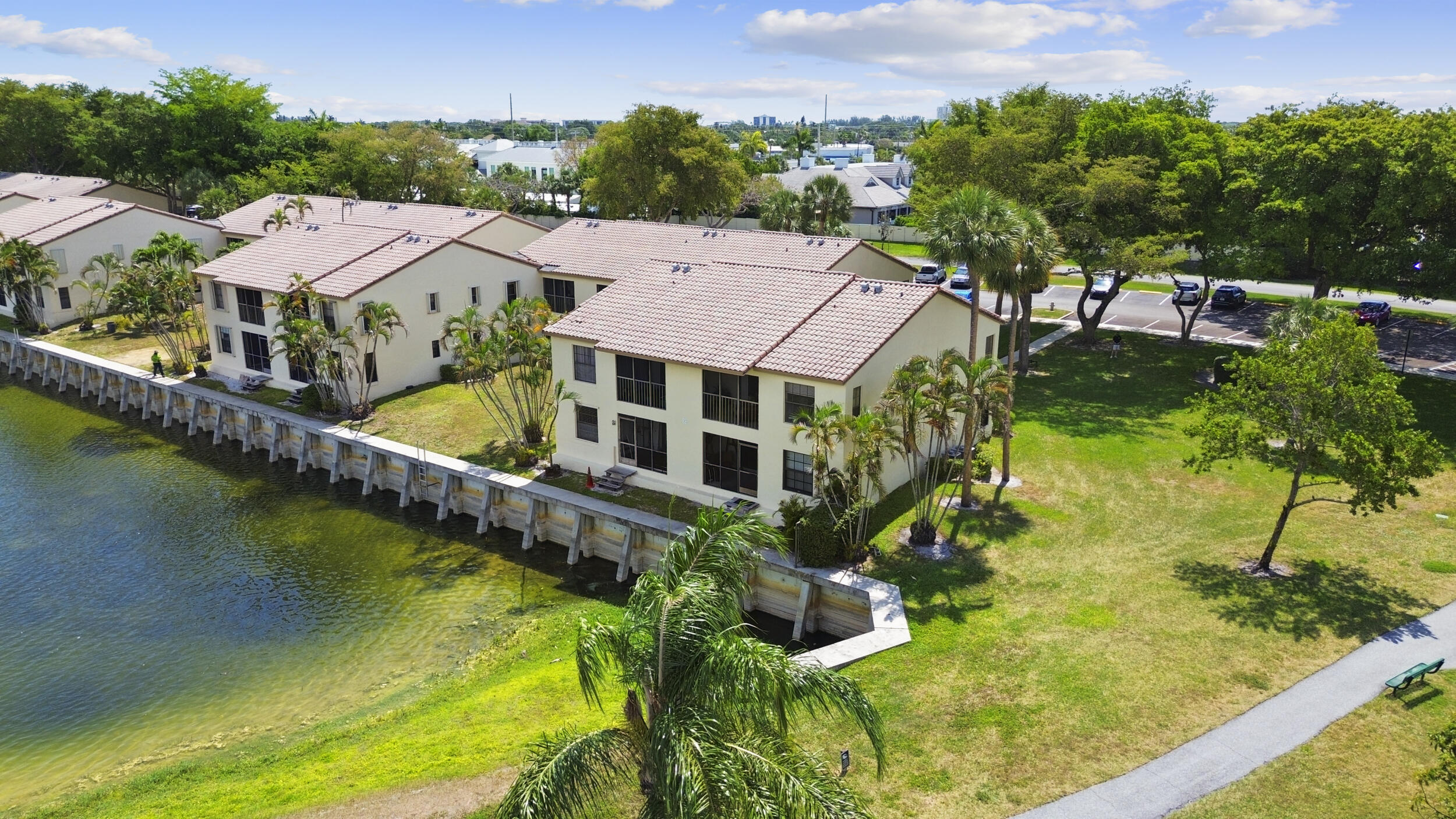 LAKE WINDWOOD CONDO - Residential