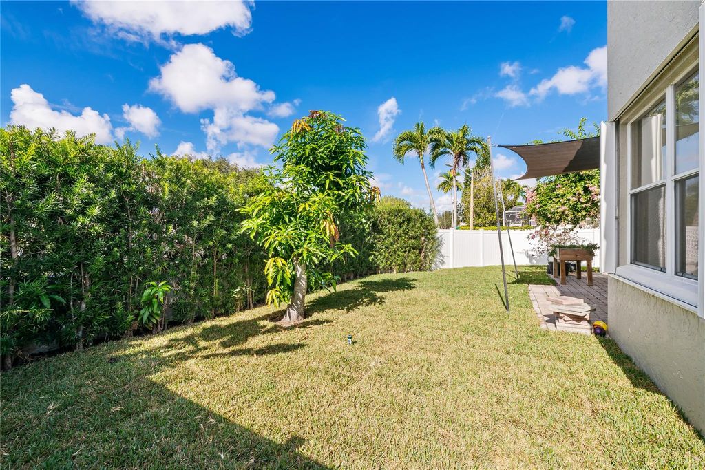 Photo of 1337 Fairfax Cir, Boynton Beach, FL 33436 (MLS # F10539163)