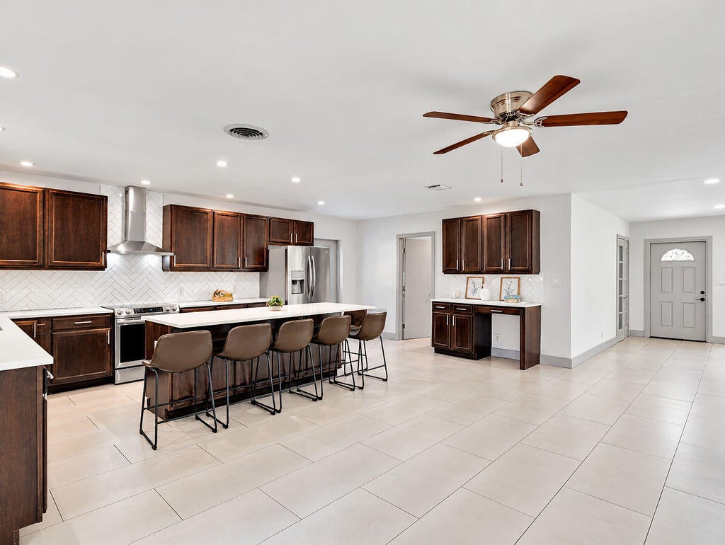 Photo of 72 W PALM Drive #Unit 0, Margate, FL 33063 (MLS # B26092208)