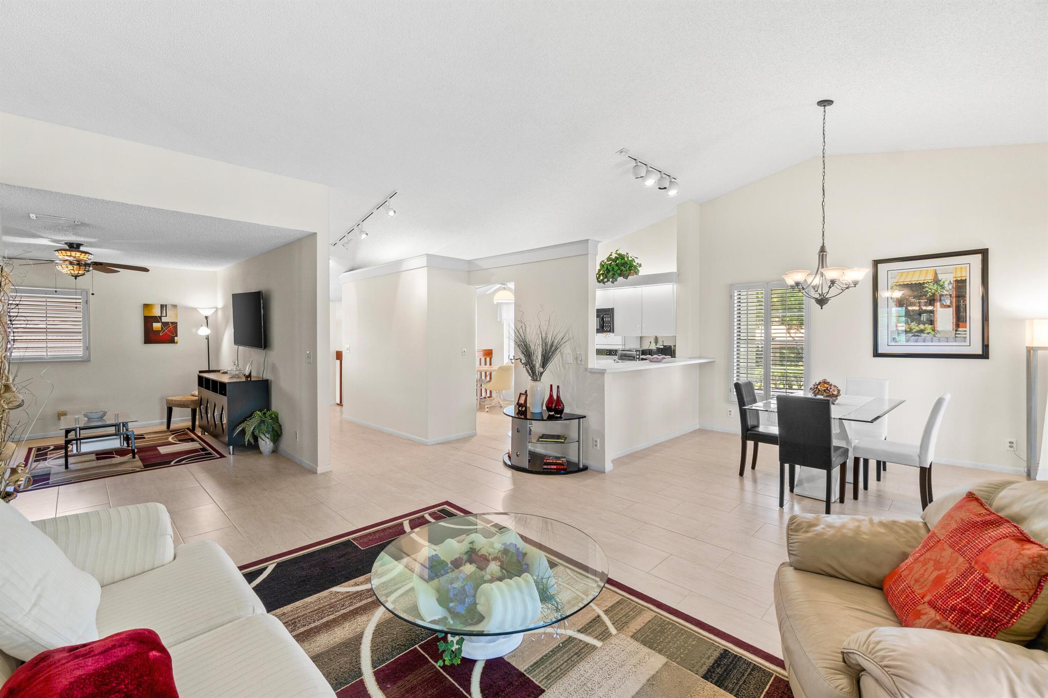 10263 N Circle Lake Drive 201