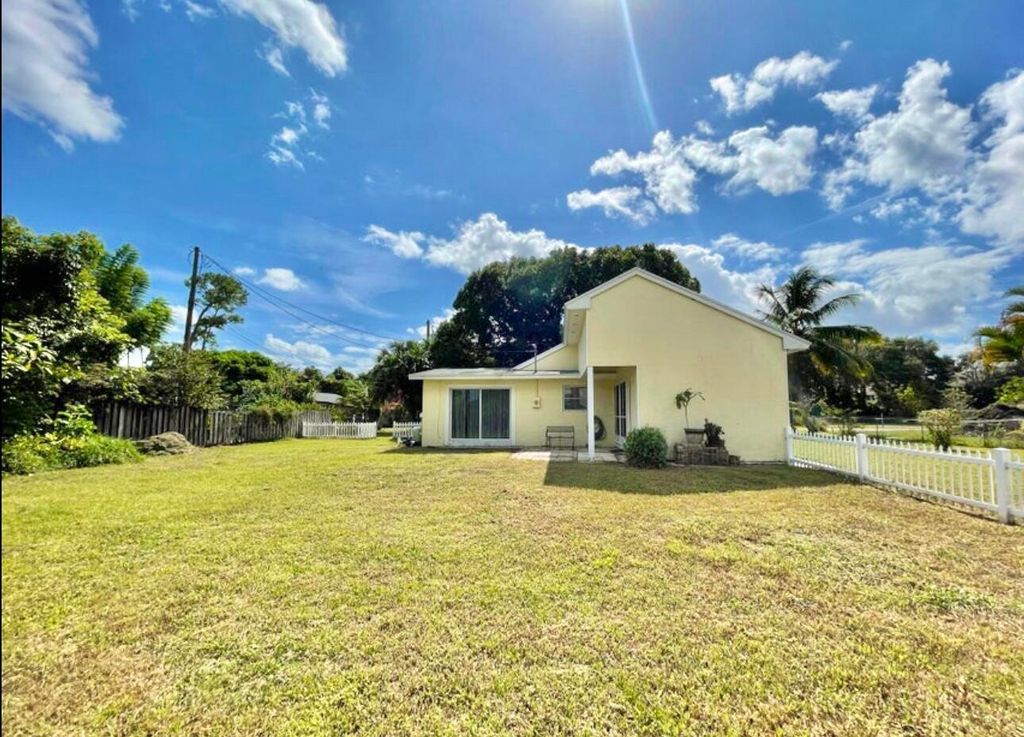 Photo of 4905 Williams Drive, Palm Beach Gardens, FL 33418 (MLS # R10968112)