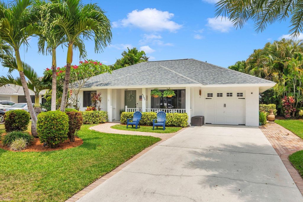 Photo of 6245 Dania Street, Jupiter, FL 33458 (MLS # R10988261)