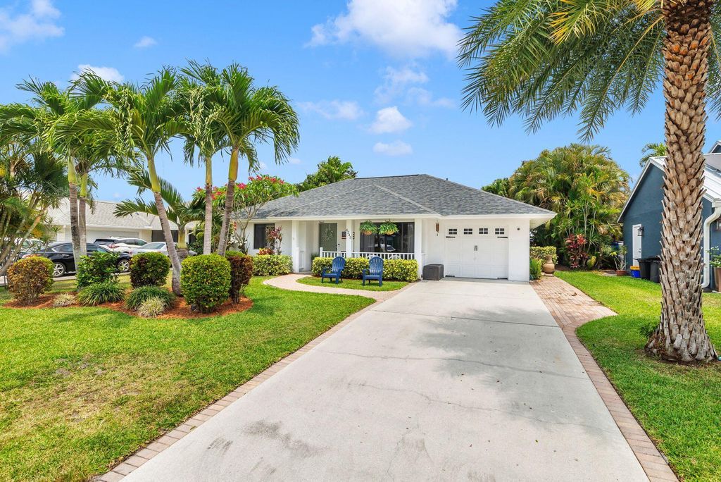 Photo of 6245 Dania Street, Jupiter, FL 33458 (MLS # R10988261)
