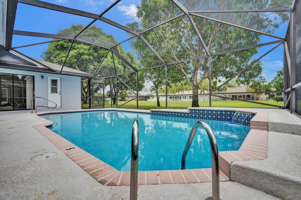 Photo of 14544 Autumn Avenue, Wellington, FL 33414 (MLS # R11013707)