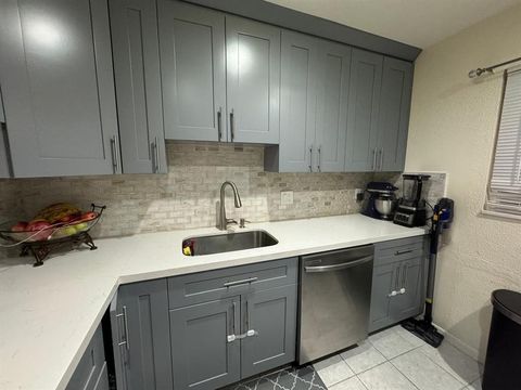 Tiny photo for 2960 Riverside Drive #312-2, Coral Springs, FL 33065 (MLS # B26034646)