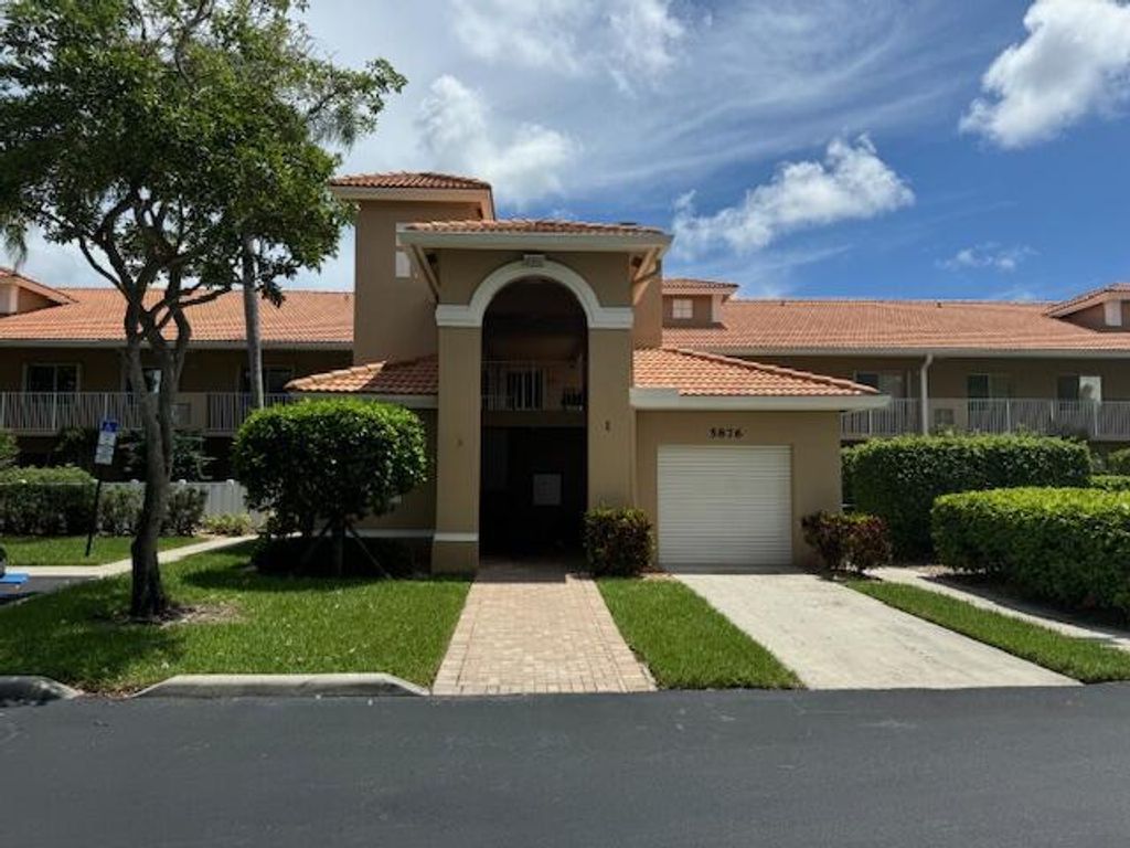 Photo of 5876 Regal Glen Drive #204, Boynton Beach, FL 33437 (MLS # R11122615)
