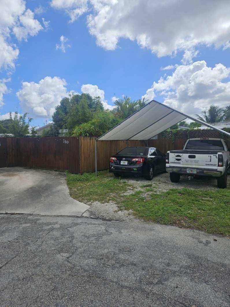 760 SW 135th Ter, Davie, FL, 33325/$309,990 2 760 SW 135th Ter