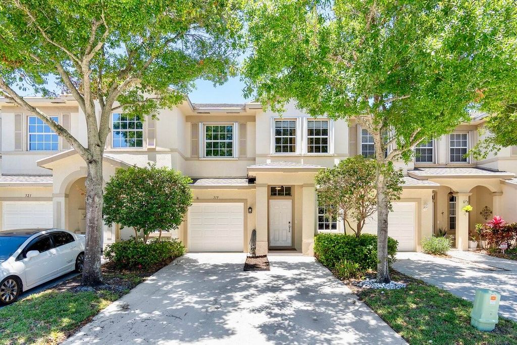 Photo of 319 Spruce Street, Boynton Beach, FL 33426 (MLS # R10990188)