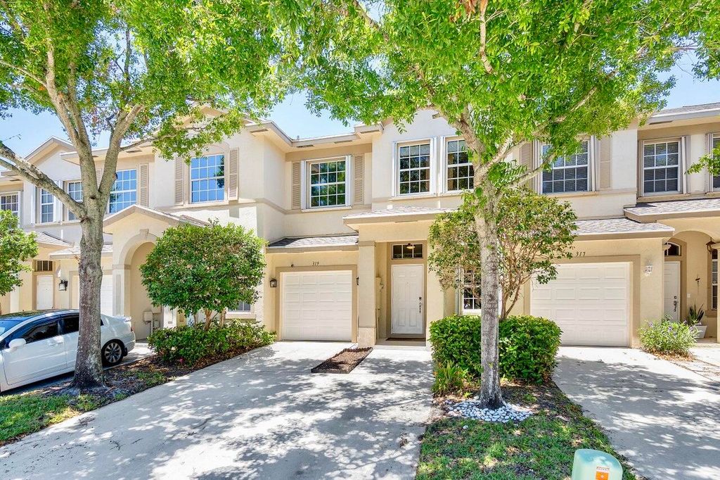 Photo of 319 Spruce Street, Boynton Beach, FL 33426 (MLS # R10990188)