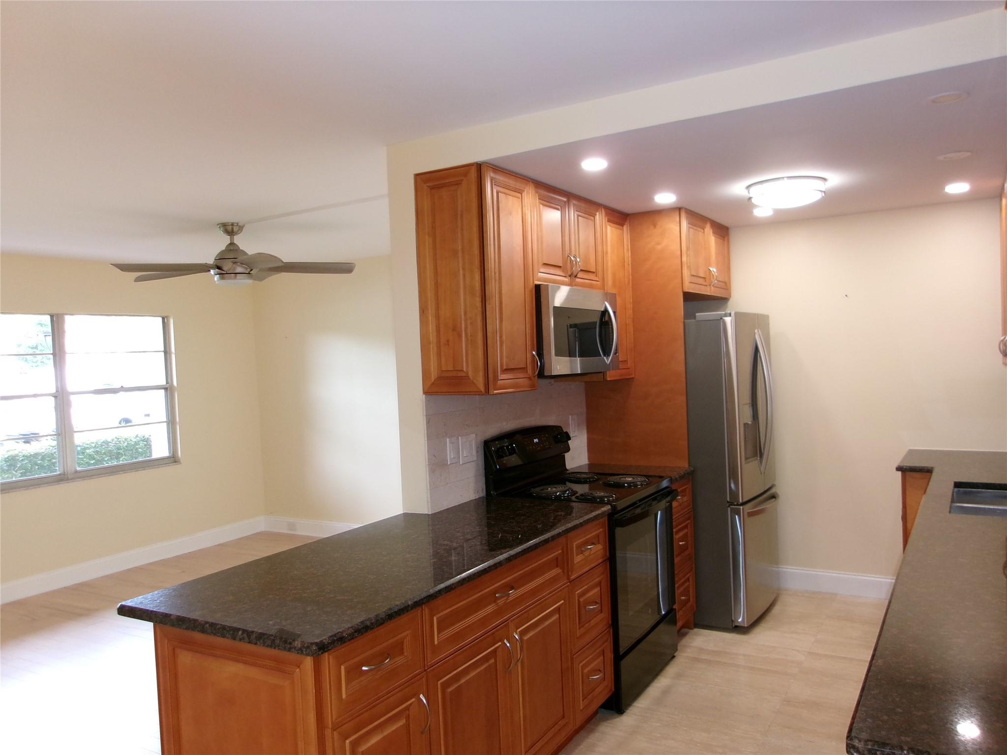 2401 Antigua Cir J1