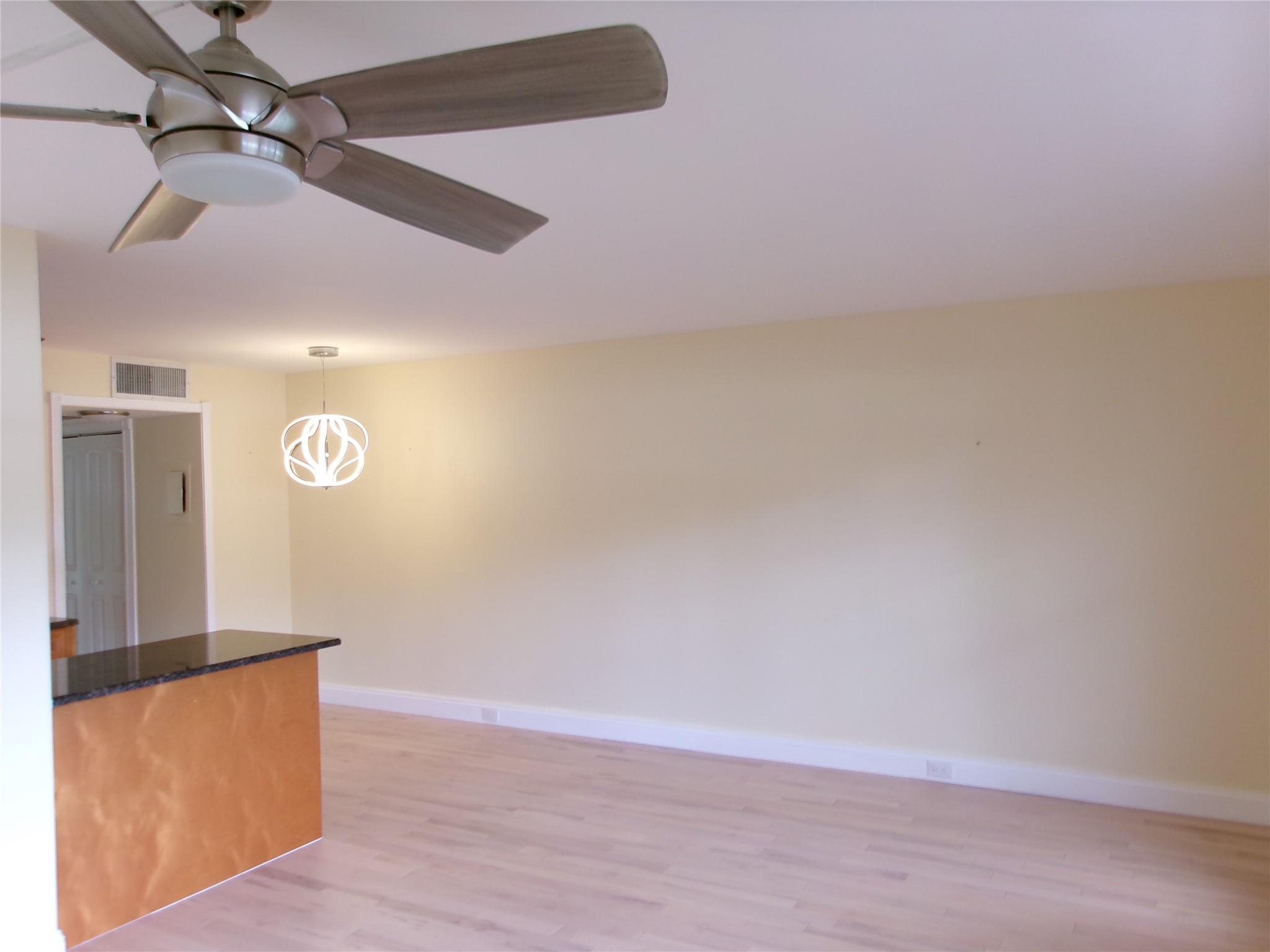 2401 Antigua Cir J1