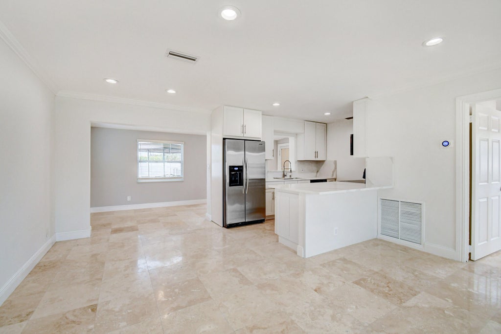 Photo of 15021 Jackson Road, Delray Beach, FL 33484 (MLS # B26071386)