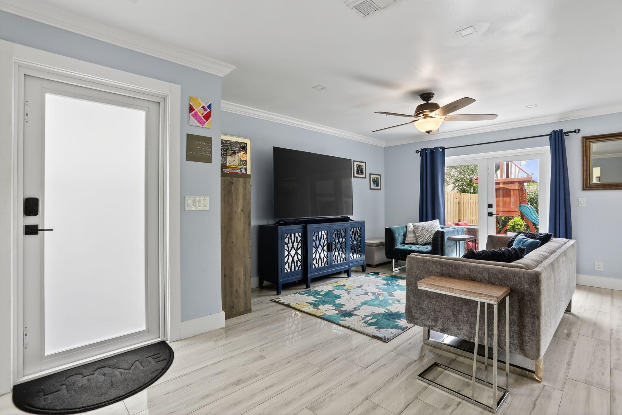 CORAL BAY REPLAT SECTION - Residential