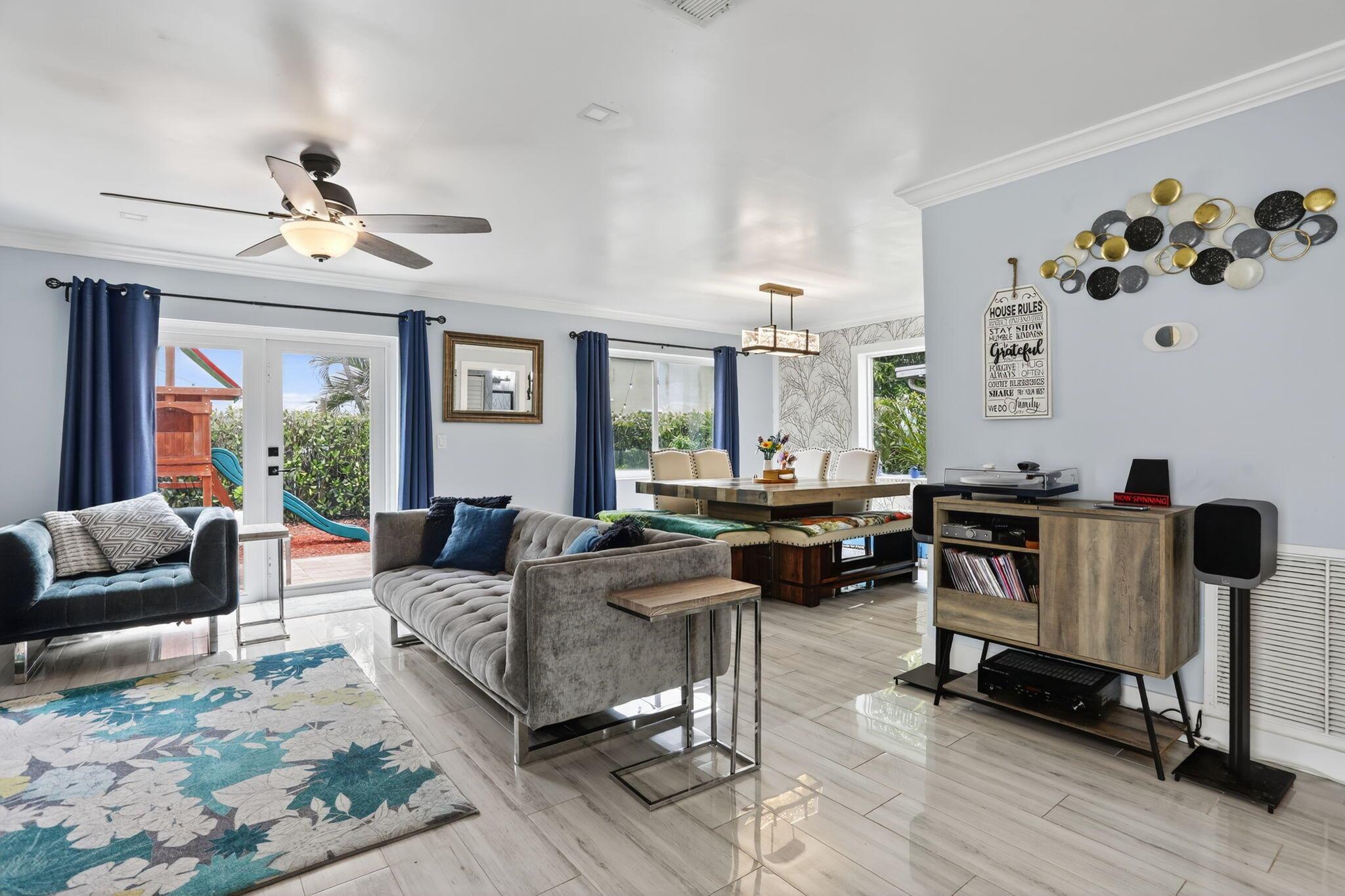 CORAL BAY REPLAT SECTION - Residential
