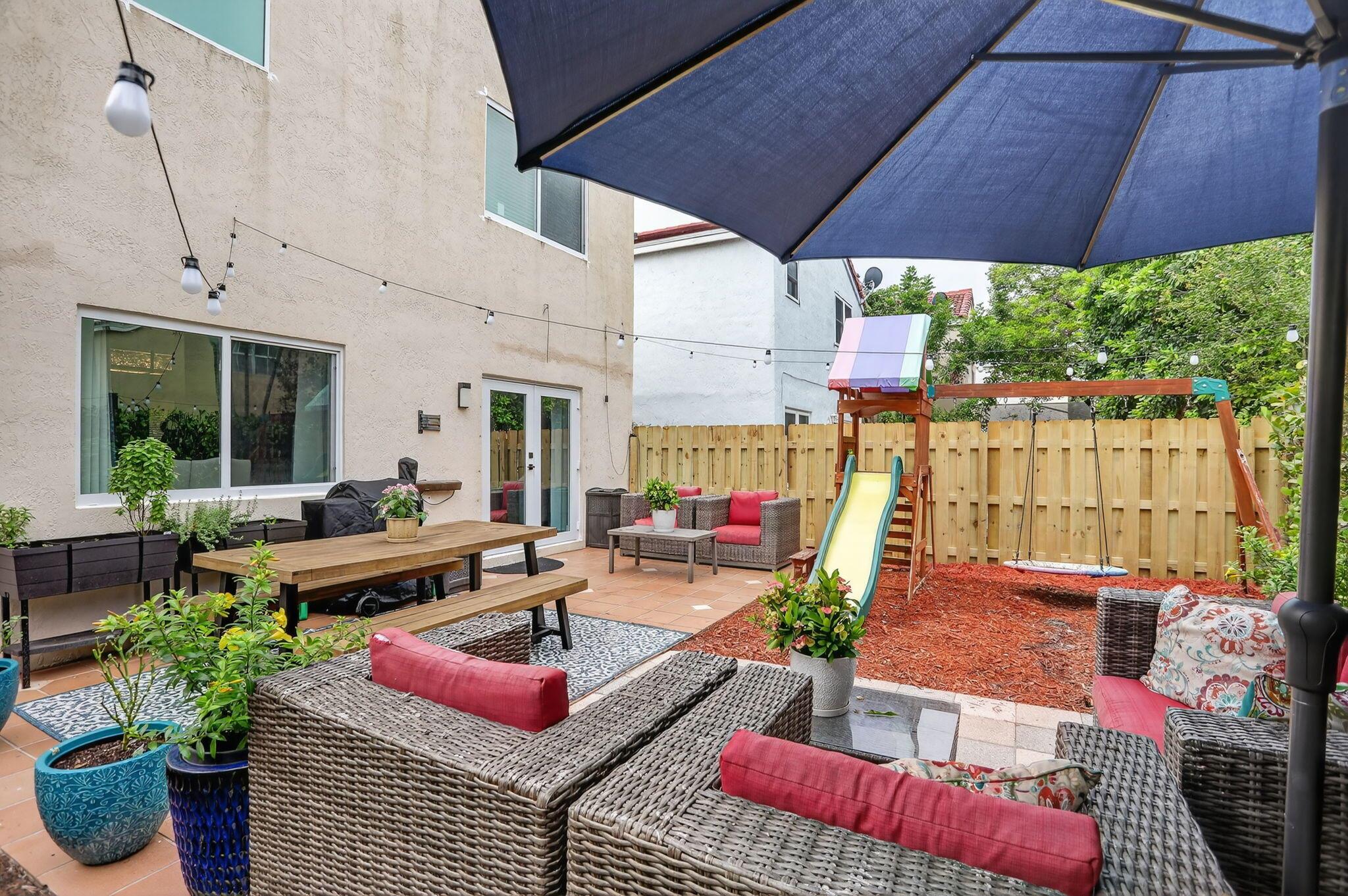 CORAL BAY REPLAT SECTION - Residential