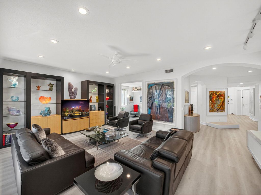 Photo of 118 Palm Point Circle #B, Palm Beach Gardens, FL 33418 (MLS # R11137206)