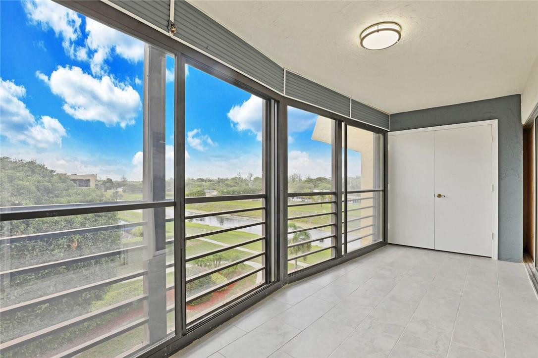 PINES OF BOCA BARWOOD CON - Residential