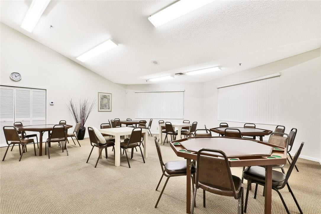 PINES OF BOCA BARWOOD CON - Residential