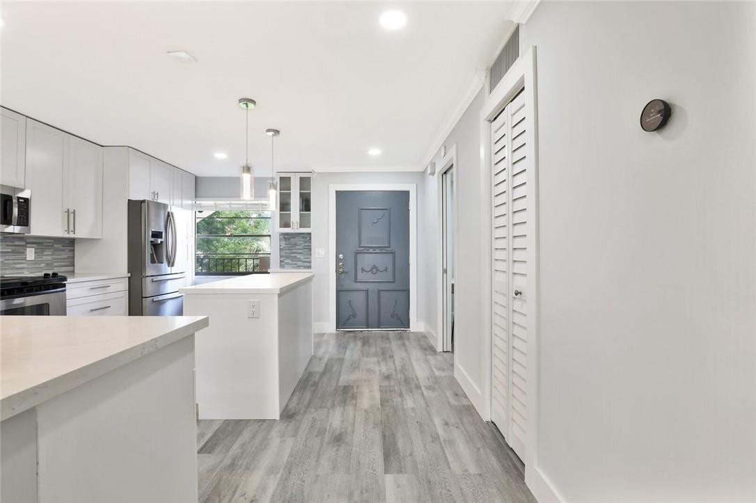 PINES OF BOCA BARWOOD CON - Residential