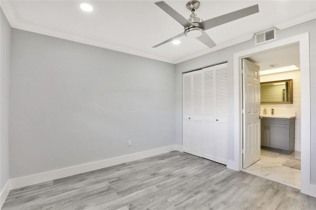 PINES OF BOCA BARWOOD CON - Residential