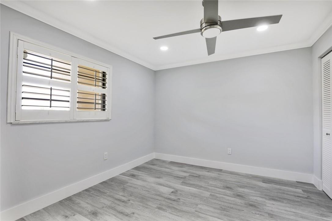 PINES OF BOCA BARWOOD CON - Residential